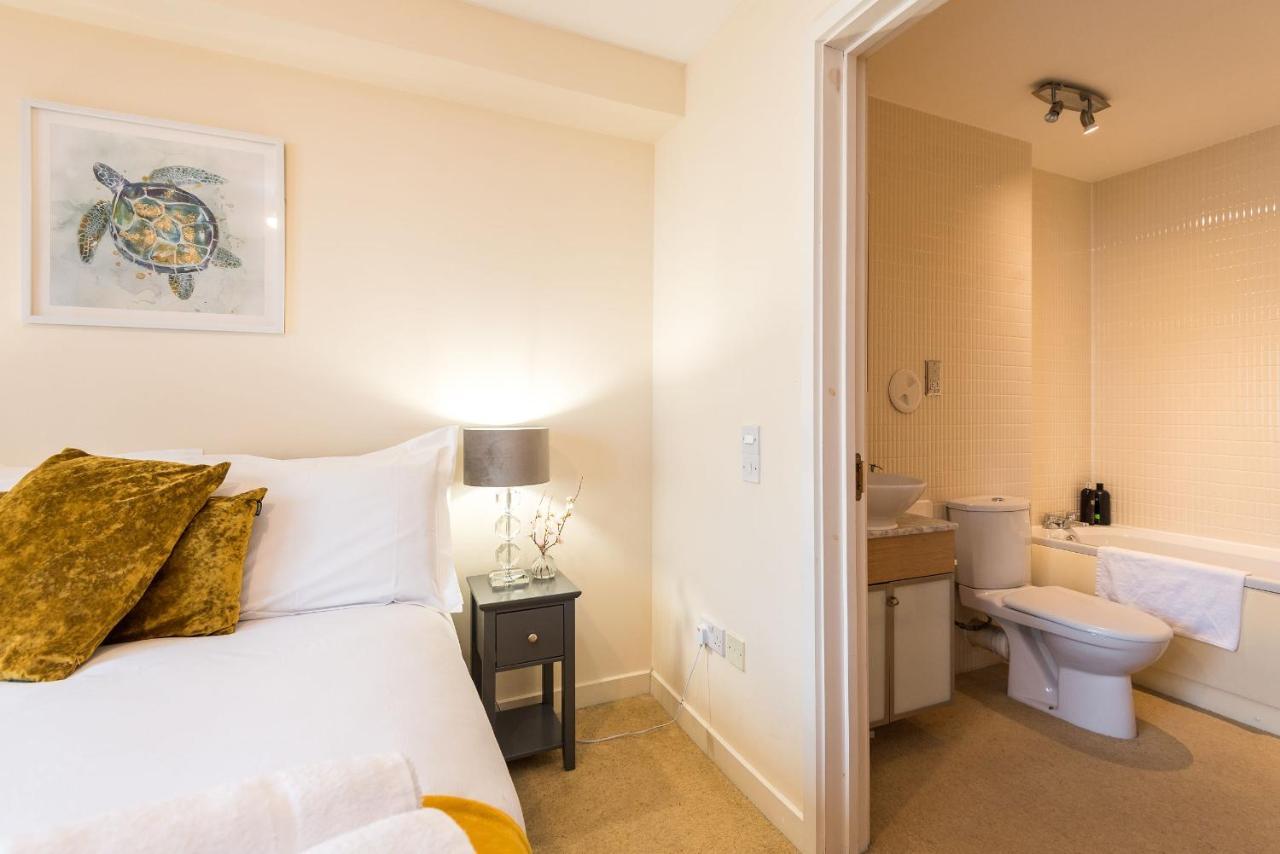 Elegant 2 Bedroom City Centre Apartment - Free Parking - Private Balcony EDI Exterior foto