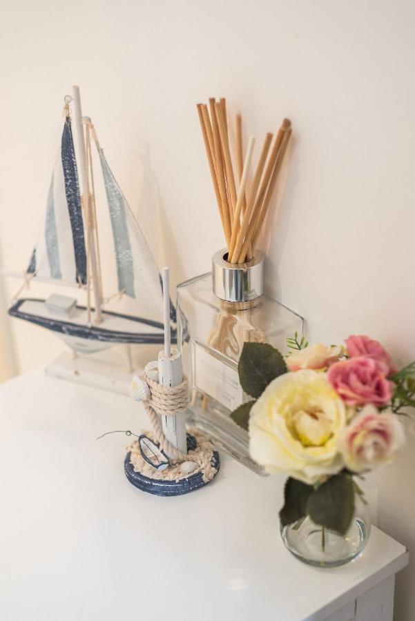 Elegant 2 Bedroom City Centre Apartment - Free Parking - Private Balcony EDI Exterior foto